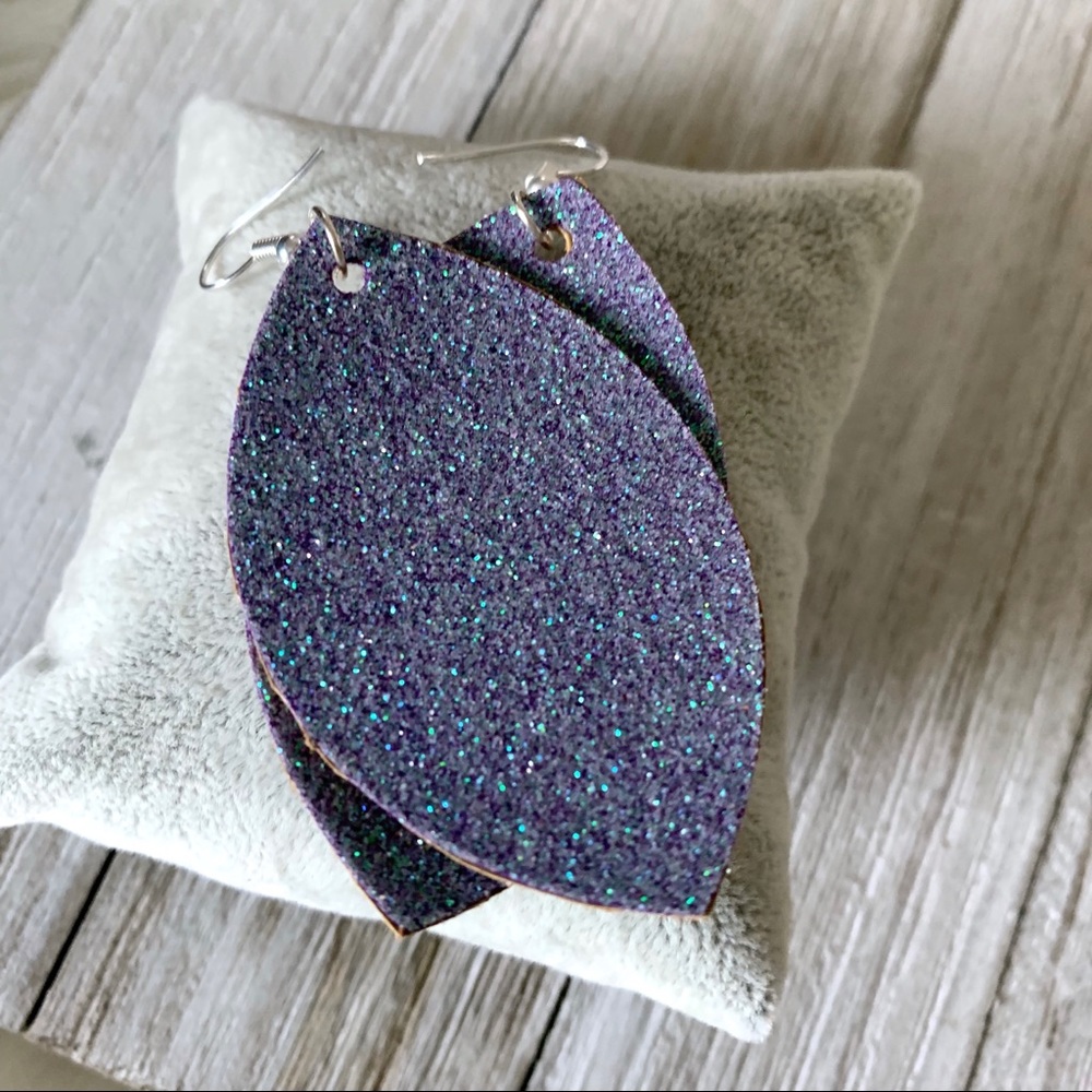 NWT Periwinkle Glittery Cork Earrings - Picture 3 of 4